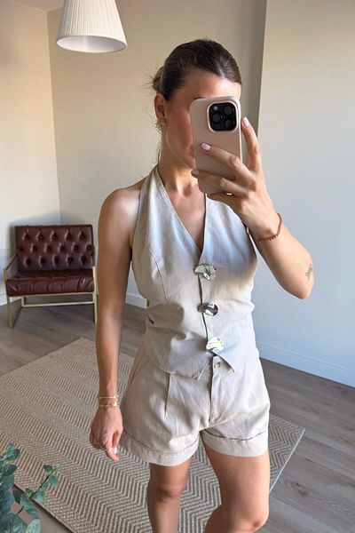 Sue Store Σετ σορτς μπλούζα με ασημί κουμπιά σε χρώμα πέτρας