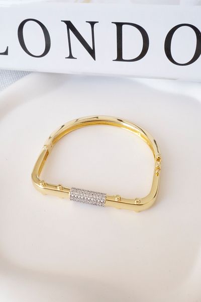 DEMOKAN Women's Bracelet Imported Vip Series Angled Handcuffs Zircon Stone Tarnish-Free Bracelet