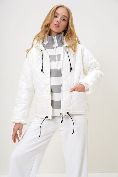 VAGGON Quilted Coat with Hooded Hidden Pocket and Cordon Detail