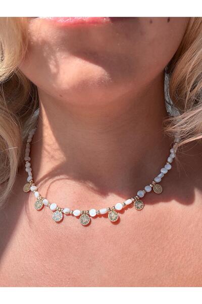 Vinlora Design قلادة مسطحة مصنوعة يدويًا مع تفاصيل ميدالية - تصميم أنيق ولامع