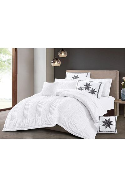 NAJMA Double bedspread made of the finest microfiber material with a luxurious and attractive design to give you a sleep among the clouds