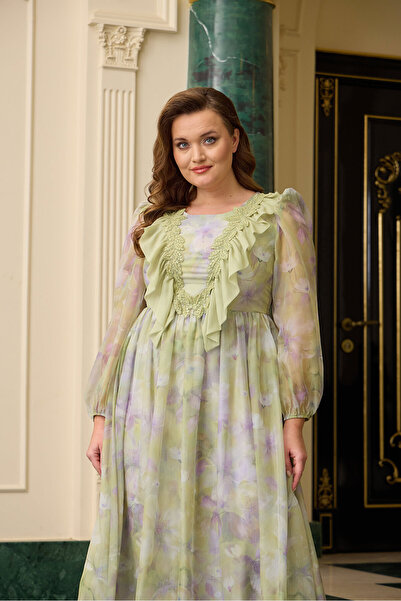 QUİZAS فستان فضفاض من Quizas بفتحة على الكتف وتفاصيل مكنسة وتفصيلات