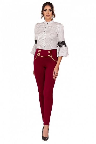 Atmosphere Fashion Burgundy pants with pleats and gold buttons