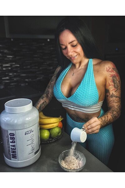 Natural Plus Whey Pro 2.5 kg - 100% Whey Protein Concentrate, Creamy Vanilla flavour