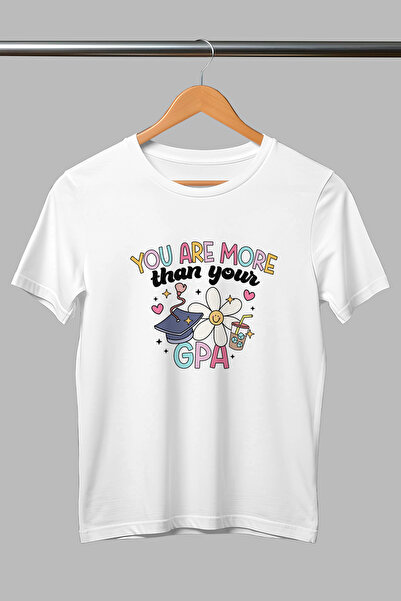 giftkonsept أنت أكثر من GPA الخاص بك تي شيرت أبيض مطبوع عليه تحفيز مضحك مقاس ...