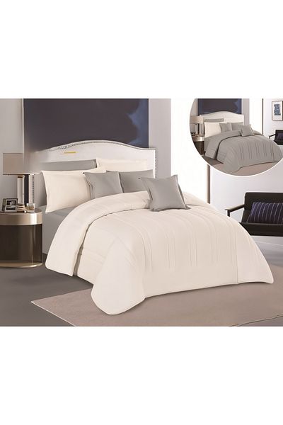 Mark Summer king size bedspread with a solid hotel design and a reversible theme to give you a sleep among the clouds