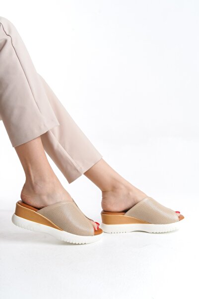 Tamdabu Ayakkabı Beige Genuine Leather Padded Heel Orthopedic Sole Comfortable and Stylish Women's Slippers Tmd2025652