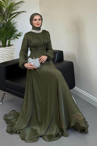 MERVEN AKYÜZ Βραδινό φόρεμα Talya Neck Stone Χακί