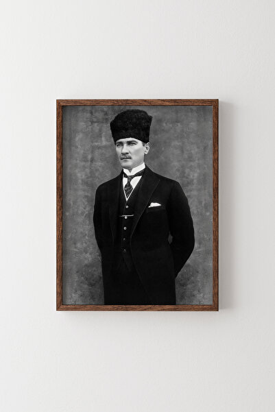 epiqart Mustafa Kemal Atatürk - Wooden Patterned Frame