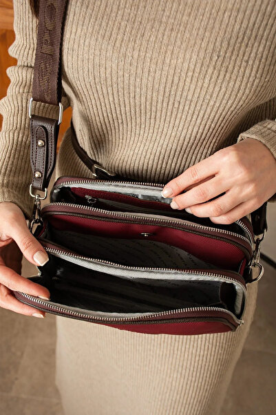 Just Polo Women's Burgundy Brown 5 Compartment Cross Shoulder Bag 236000Pc