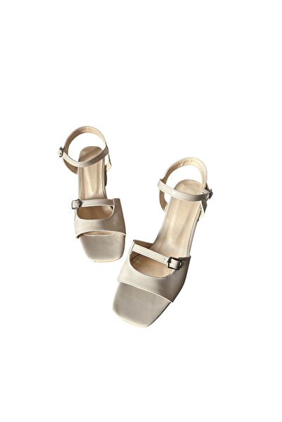 bescobel Women's Henma Beige Patent Leather Low Heel Sandals 5 cm