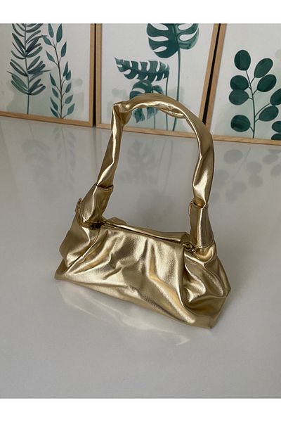 Petek Collection Shir Chain ​​Strap Metallic Gold Color Bag