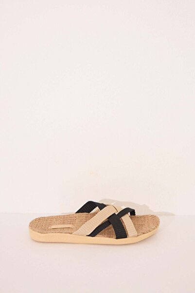 Women'secret صندل من الرافيا بأشرطة متقاطعة