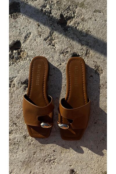 Eataly Shoes Γυναικείες παντόφλες με λεπτομέρεια αξεσουάρ και παράθυρο