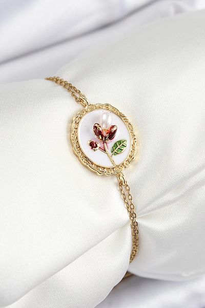 Clariss 316L Steel Chain White Enamel Artistic Portrait Pearl Detailed Tulip Model Gold Color Women's Bracelet