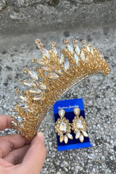 Hobigram Daisy Gold Yellow Crown and Three Shuttle Earrings Set – Sparkling Evening Dress Bridal Set