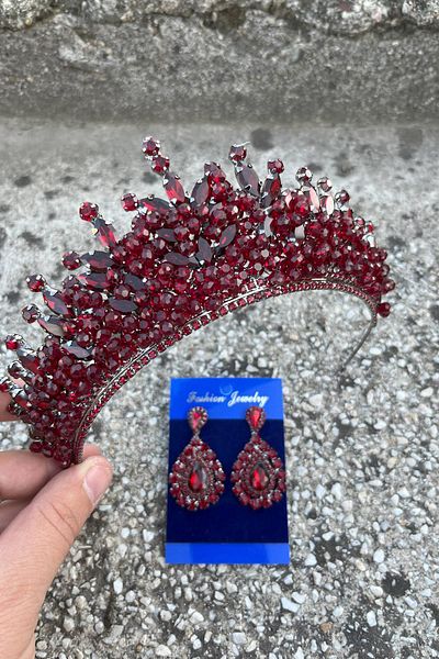Hobigram Daisy Burgundy Crown and Drop Shuttle Earrings Set – Sparkling Evening Dress Bridal Set