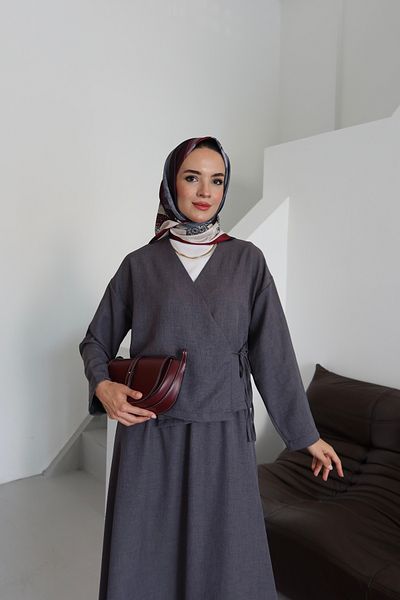 MOONSC Etekli̇ Ki̇mi̇no Tesettür Set