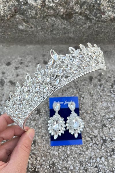 Hobigram Amara Silver Crown and Wide Shuttle Earrings Set – Sparkling Evening Dress Bridal Set