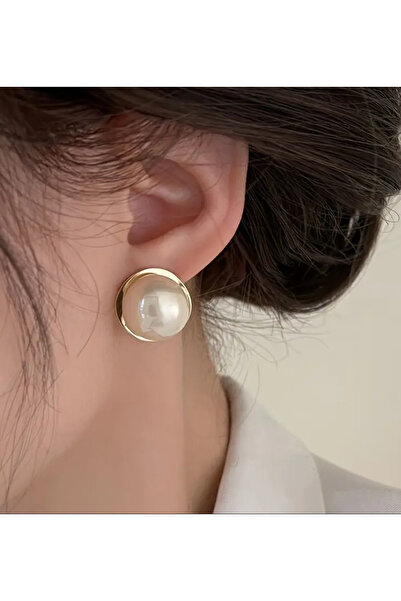 Chic Charms Altın Renk Yuvarlak Üstü Krem Büyük İncili Sabit Küpeler