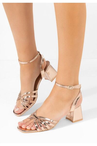 B T Shoes Sandale Chantelle cu toc gros, culoarea șampaniei