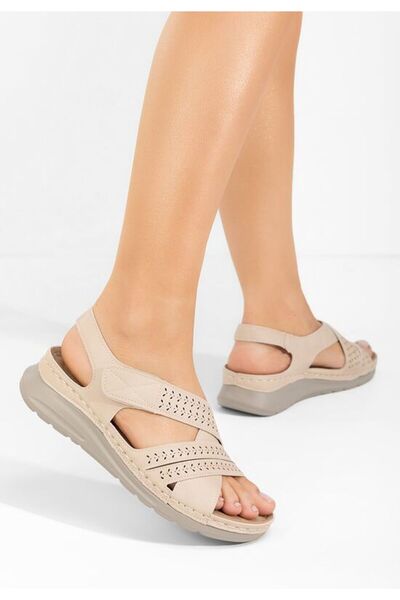 B T Shoes Sandale cu talpa groasa Gyovanna bej