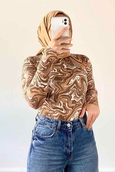 lamelif Σώμα με μοτίβο μαρμάρου Crew Neck Body Karemel