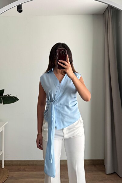 Güneş Bluză cu guler tip cămașă, cu mâneci zero și detalii drapatate