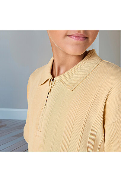 Juniors Textured Polo T-Shirt with Short Sleeves and Zip Closure