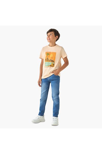 Juniors تي شيرت بطبعة جرافيكية وأكمام قصيرة