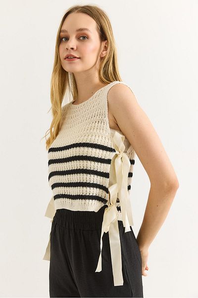 Raneel Kazançlı Alışveriş Black and White Knitwear Vest with Side Ties