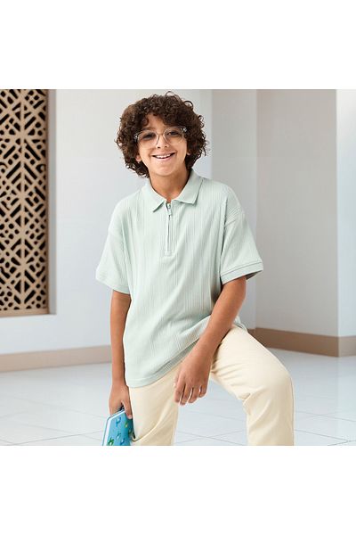 Juniors تي شيرت بولو محكم النقش بأكمام قصيرة وسحاب للإغلاق