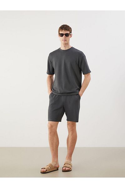 LC Waikiki Черни мъжки къси панталони със стандартна кройка