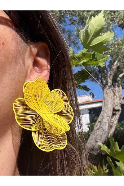 bijuxbymrv Filigree Yellow Flower Earrings