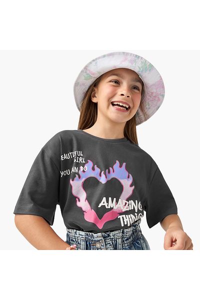 Juniors Graphic Print T-shirt with Short Sleeves and Crew Neck