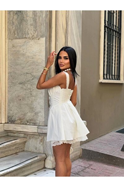 Bak Moda Rochie albă cu bretele brodate din dantelă