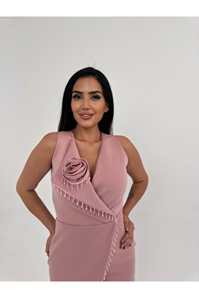 1Moda1Tarz Kadın İthal Scuba Kumaş Astarlı Saçaklı Boncuk İşlemeli Gül Detaylı Yırtmaçlı Tasarım Elbise