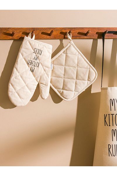 LC Waikiki Ecru Printed Oven Mitts and Tutaç