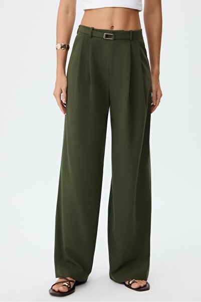 Stradivarius Tokalı Detaylı Geniş Kesim Pantolon
