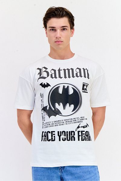 Batman Men Crew Neck Short Sleeves Graphic Print T-Shirt, Off White