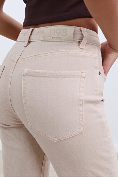 Stradivarius D98 Straight Fit Jean