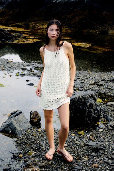 Pull & Bear Short beaded crochet dress