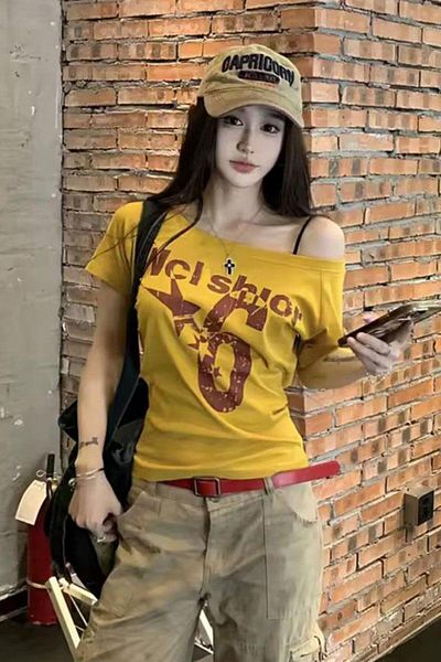 Köstebek Vintage Style Nclshior 6 Madonna Collar T-Shirt