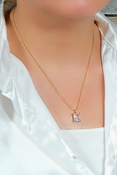 ÖZÜM TAKI قلادة باجيت من الفولاذ باللون الذهبي