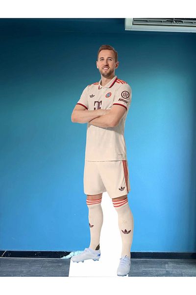dakik reklam Harry Kane Model Full Size Model Man with Feet