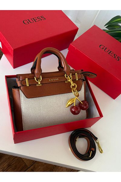 Guess Collection حقيبه جسG قبضه يد للنساء