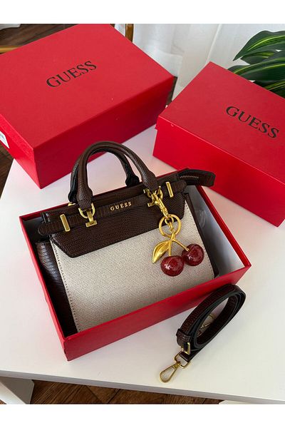 Guess Collection حقيبه جسG قبضه يد للنساء