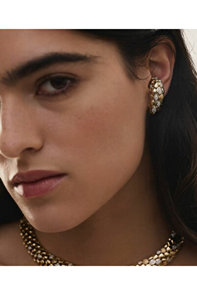 AychaAksesuar Çelik marka model tırtıklı kıkırdağa geçirmeli delikli çift küpe