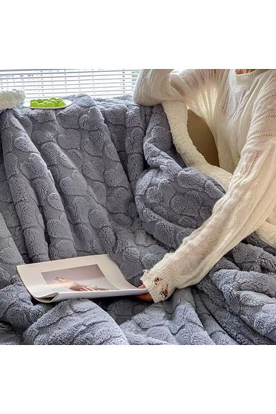 FIONNA.RO Cocolino Knitted Print Blanket with Fur - Grey with Hearts