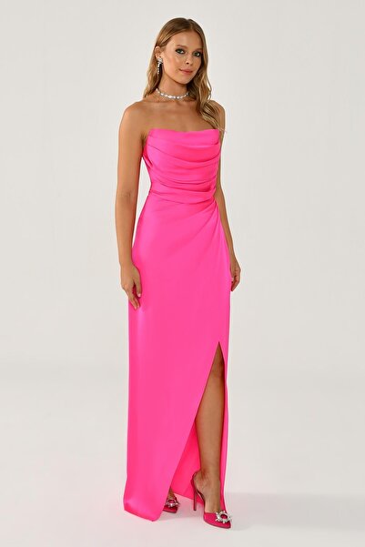 ALFABETA KADIN ABİYE STRAPLEZ SATEN DEGAJE YAKA UZUN YIRTMAÇLI ELBİSE